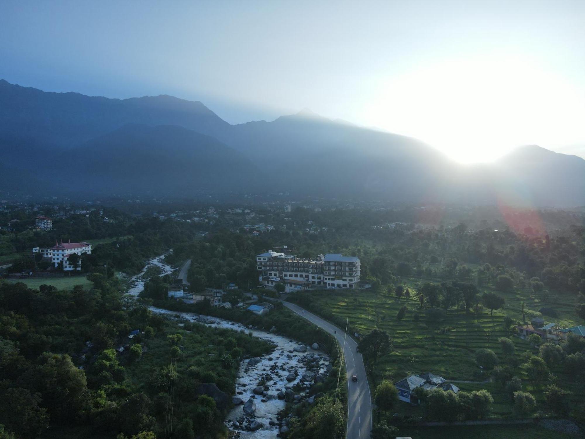 D'Polo Club & Spa Resort Дармсала Экстерьер фото